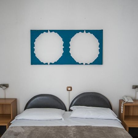 Hotel Maremola 皮特拉利古 外观 照片