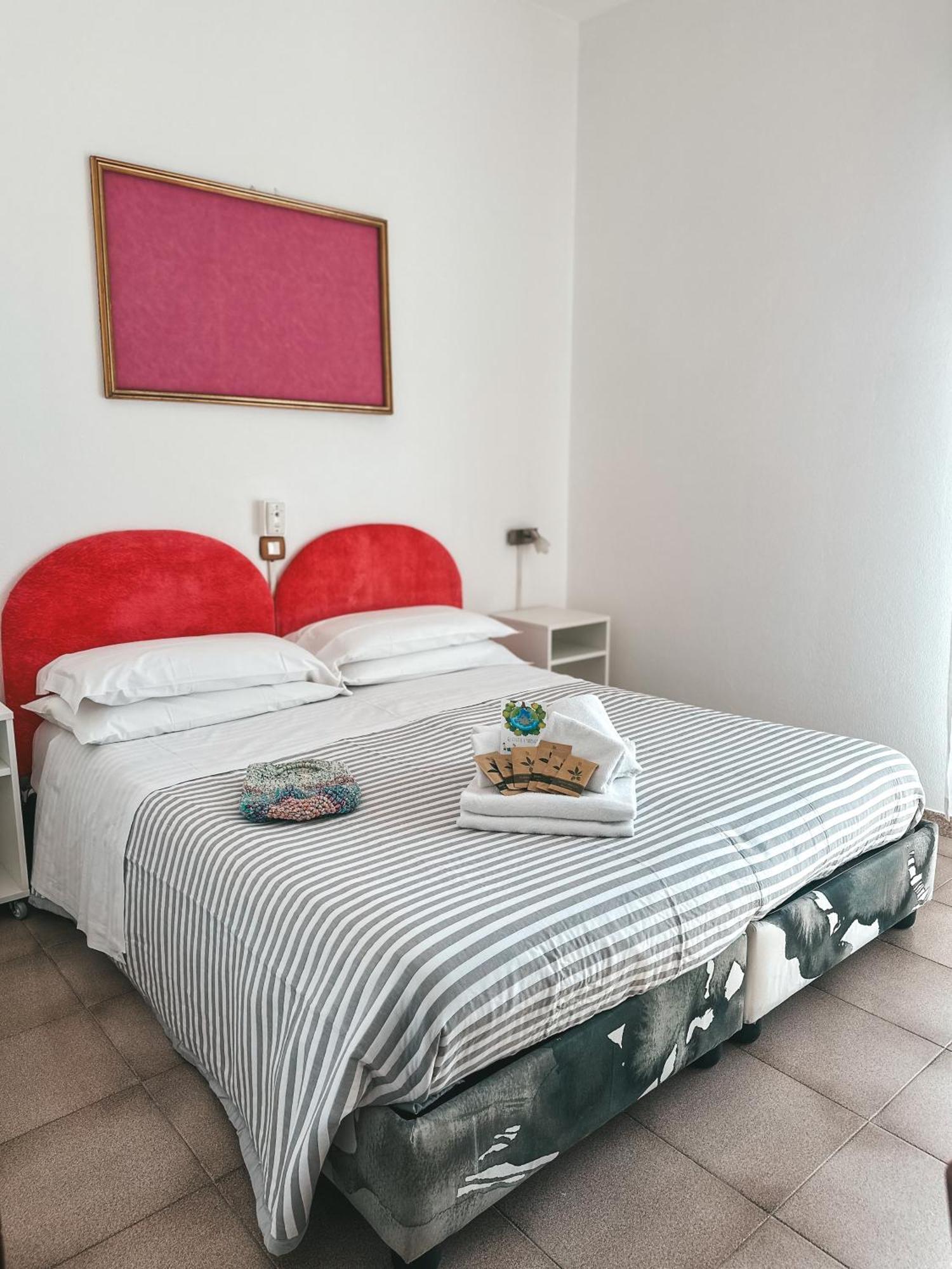 Hotel Maremola 皮特拉利古 外观 照片